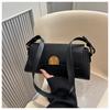 Retro baguette underarm bag women's 2025 new niche fashion high-end shoulder bag versatile messenger small square bag