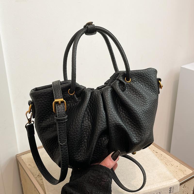 Nouveau sac panier à légumes plissé portable simple sac à bandoulière tendance design de niche motif litchi sac messager pour femmes