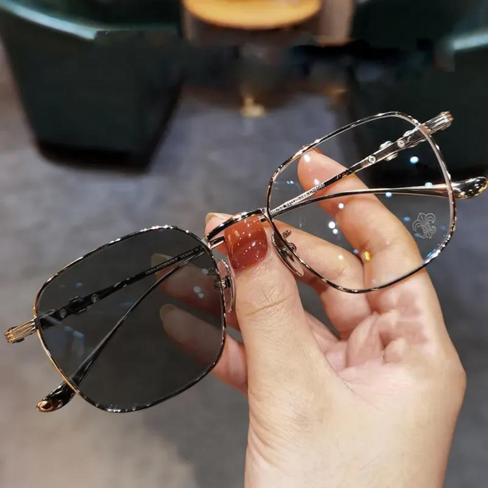 0~ -4.0 Photochromic Myopia Glasses Ultra Light Metal Frame Glasses Anti Blue Light Myopia Glasses Clear Glasses Large Frame