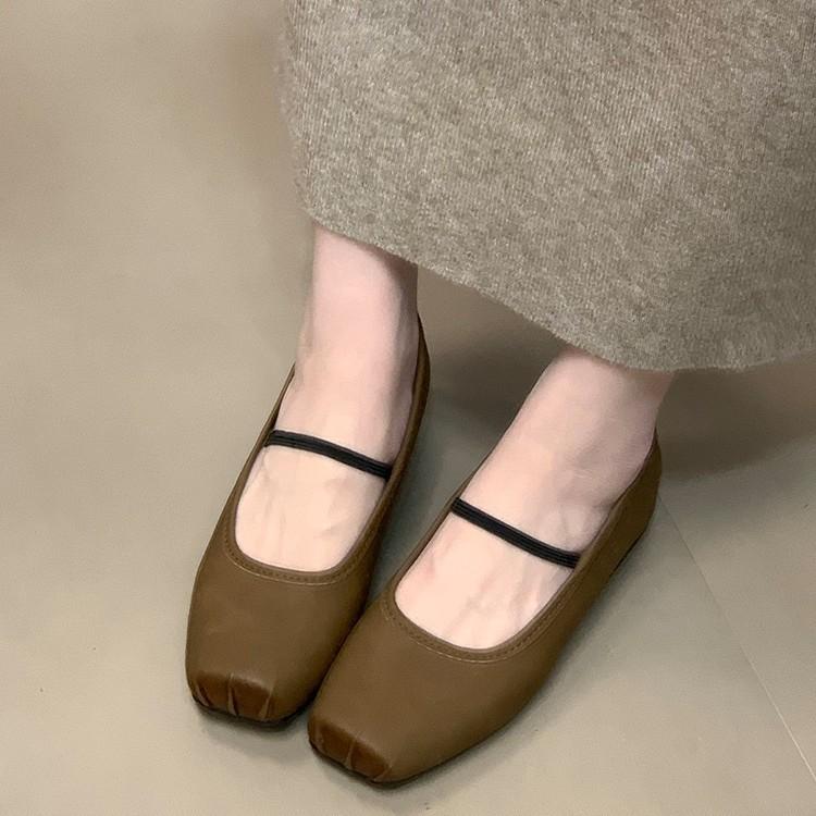 French Retro Mary Jane Women's Shoes Early Autumn 2025 New Pig Nose Square Head Shallow Mouth Single Shoes Inner Height Increase Small Leather Shoes