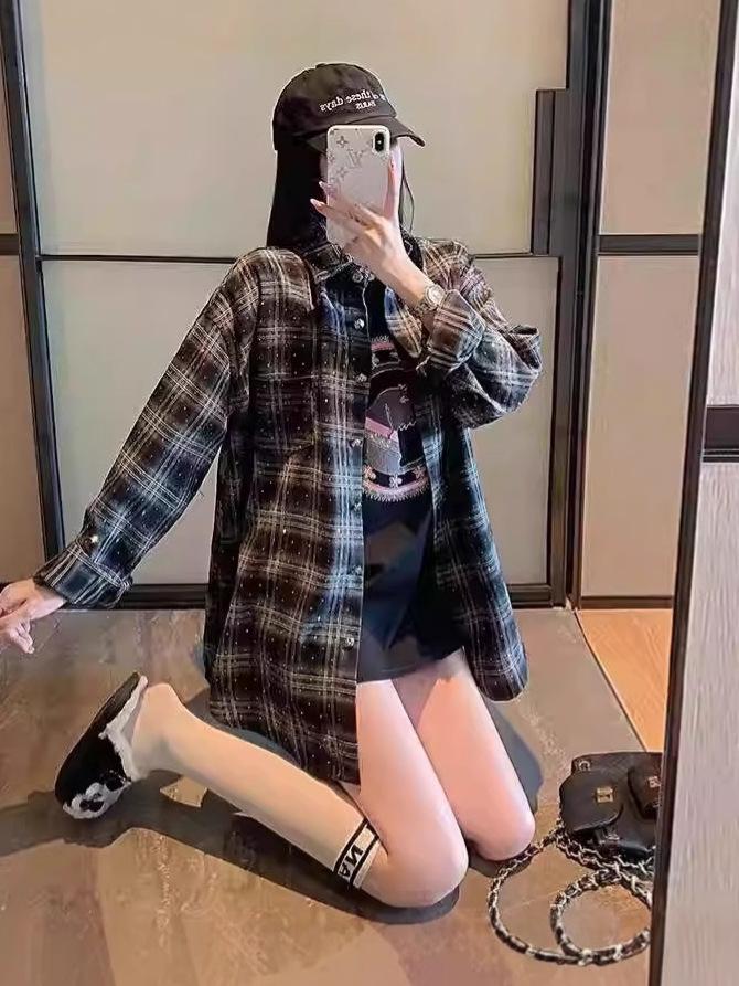 Karohemd mit Strasssteinen verziert: Modischer lockerer Damen-Strickjacke mit langen Ärmeln für Frühling und Herbst.