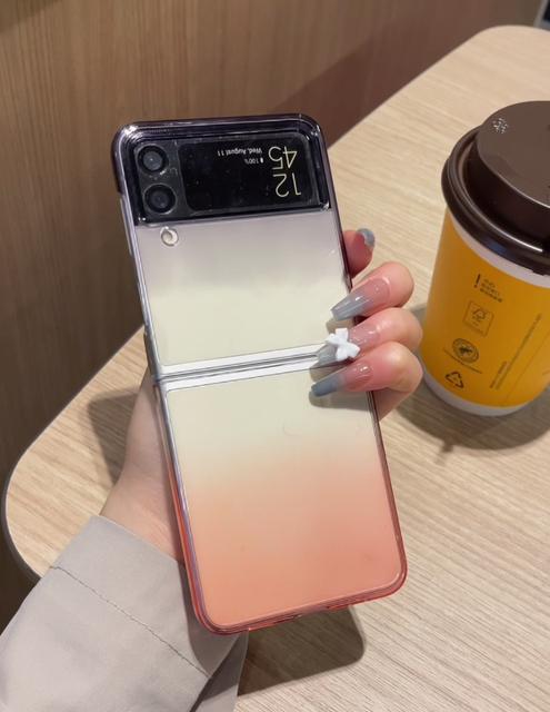 

Для Samsung Galaxy Z Flip 4 3 5g Чехол градиентный цветной прозрачный ударопрочный защита от падений твердый чехол аксессуары For Samsung Z Flip 3