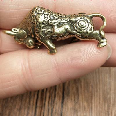 Retro Messing Bull Ornament Skulptur Kupfer Miniatur Ornamente Schreibtisch Dekoration Reichhaltige Kuh Ornamente Kreative kleine Geschenke