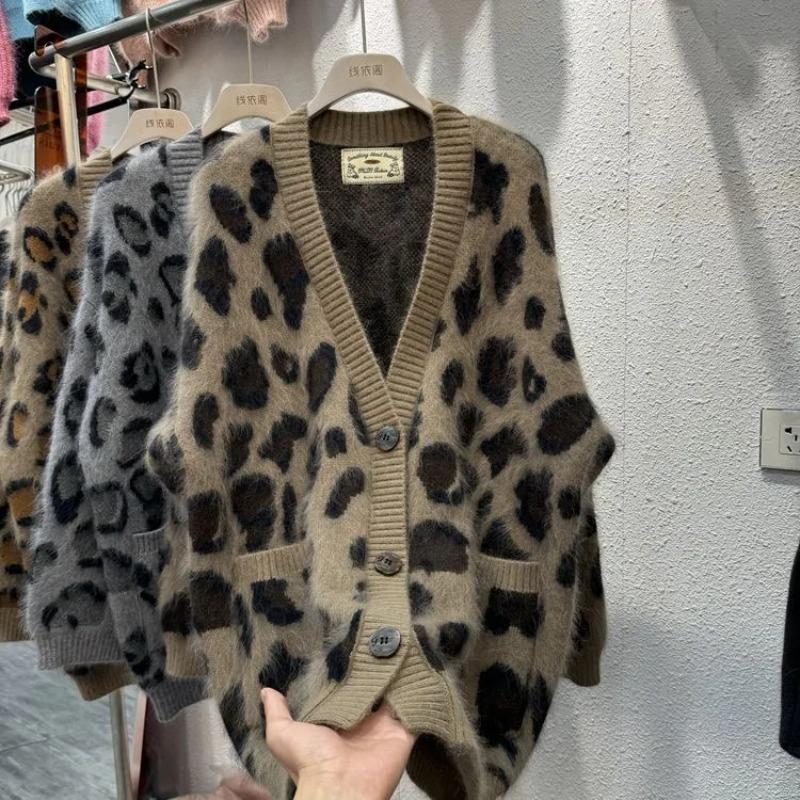 Sweaters Coat Cardigan for Women Winter Leopard Oversize Fleece Thickened V Neck Loose Long Sleeve Knit Sweaters Coat