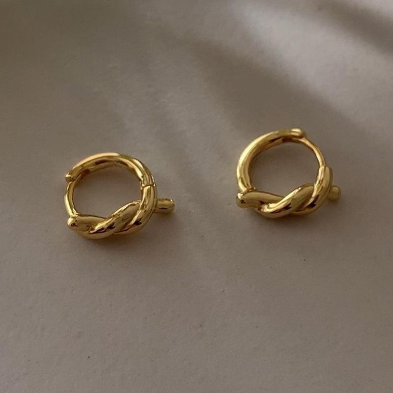 

Simple Delicate Knot Twisting Ear Buckle High-end INS Niche Design 100% Match Trendy Gift Elegant Lady s Classic Jewelry