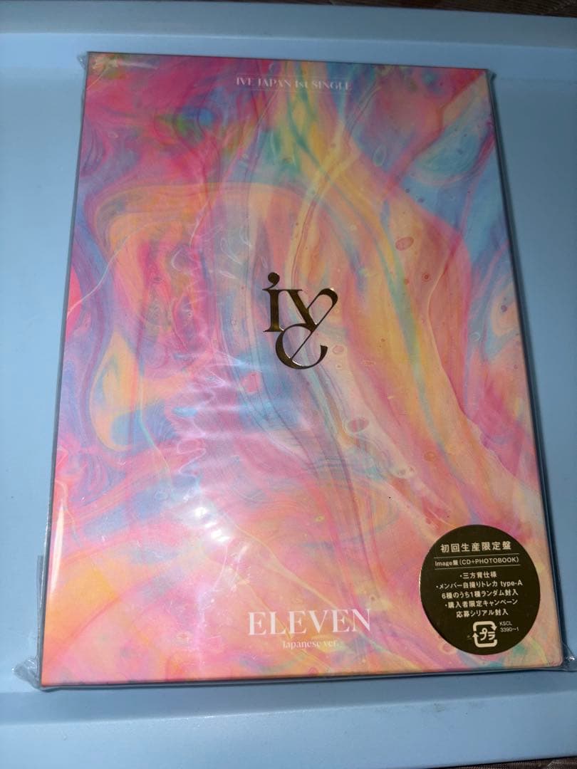 

[ВЖИВАНИЙ] Альбом IVE ELEVEN Queen of Hearts