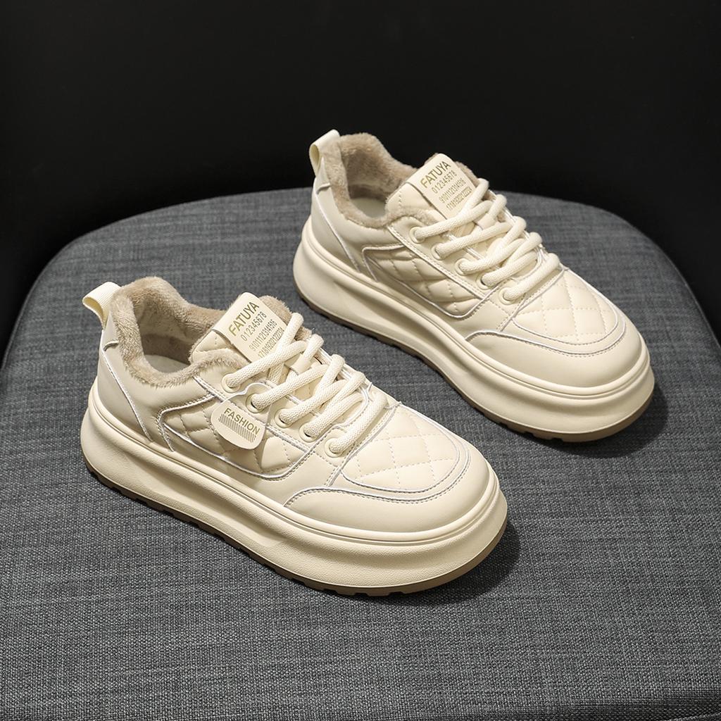 Popular little white shoes women's shoes 2025 winter new velvet board shoes super fire versatile platform sports and leisure women's shoes