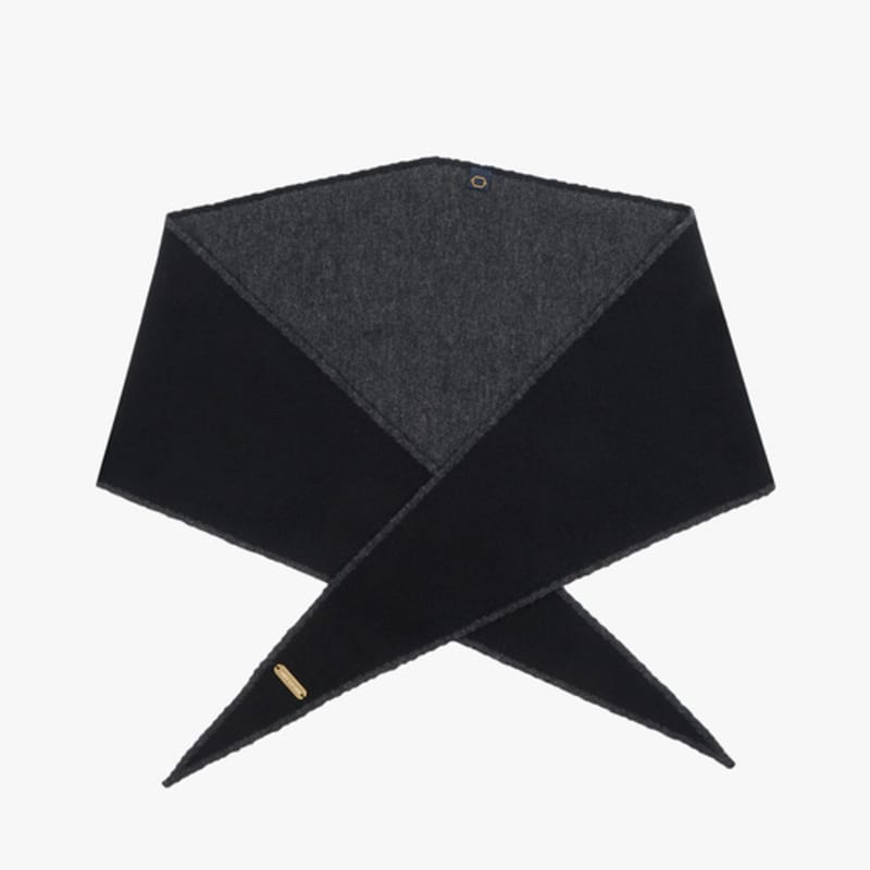Saint Luxure 100% Wool Triangle Petite Muffler Black