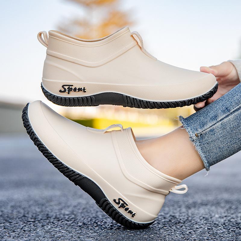 Daily Casual Rain Boots Four Seasons Thick-soled Waterproof Shoes Outdoor Wear-resistant Rain Rubber Shoes Women's Short-tube Water Shoes