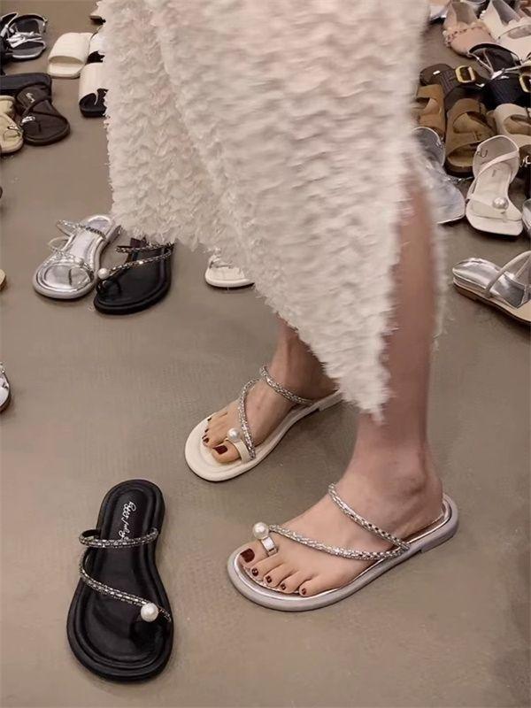 Slippers Women's Outer Wear 2025 New Summer Flat Thick Heel Cover Toe Beach Sandals French Pinch Cold Slippers