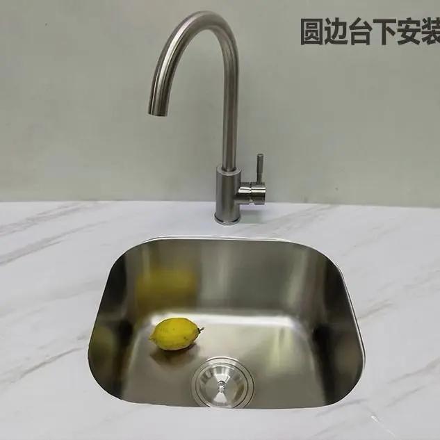 Chiuvetă de bucătărie Chiuvetă cu un singur vas din oțel inoxidabil făcută manual deasupra blatului sau montată pe perete set bazin pentru spălarea legumelor