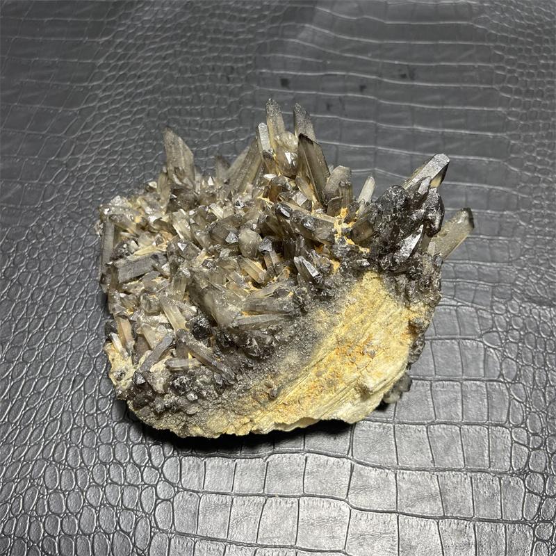 1.9kg Natural Smoky Black Quartz Crystal Cluster Point Mineral Specimen Reiki Healing Home Office Decoration Meditation