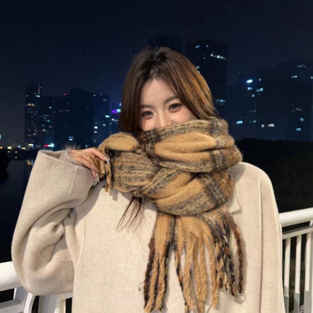 Scarf winter explosion Maillard style high atmosphere Korean Mahai plush versatile plaid scarf woman