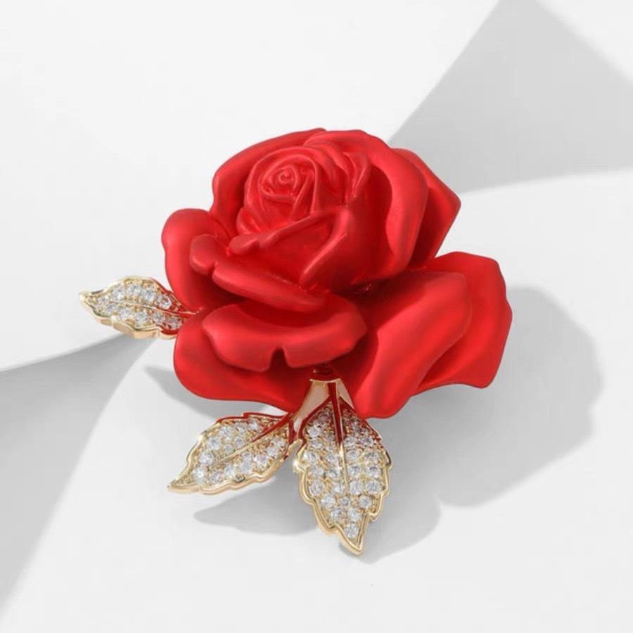 High-End Chinese Style Red Flower Brooch Pin - Unique Niche Cheongsam Accessory for Women