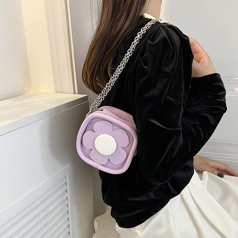 Small fresh literary women's bag 2025 new Mori sweet girl shoulder bag three-dimensional flower mini square bag tide