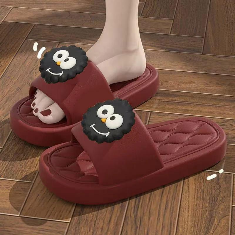 

Милые и забавные тапочки для женщин 2025 года, новые летние домашние тапочки для купания, противоскользящие, бесшумные и удобные для ходьбы 44-45 красный