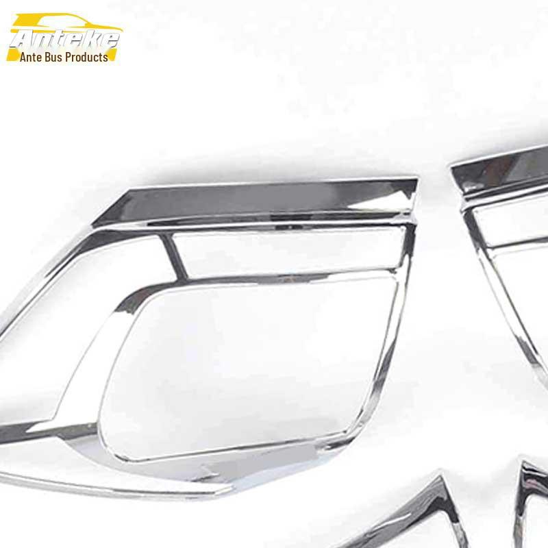 Dekorativní galvanicky pokovený rámeček zadního světla Haval H1