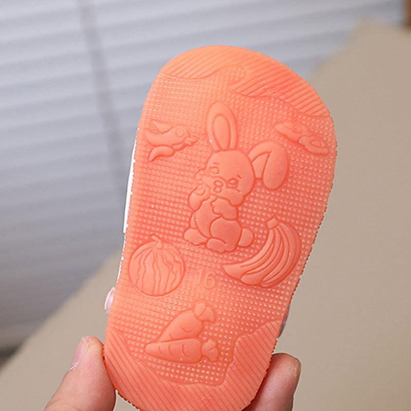 Infant Walking Shoes 0-1-2 Years Old, Boys and Girls Winter Squeaky Shoes, Fleece-Lined Thickened.