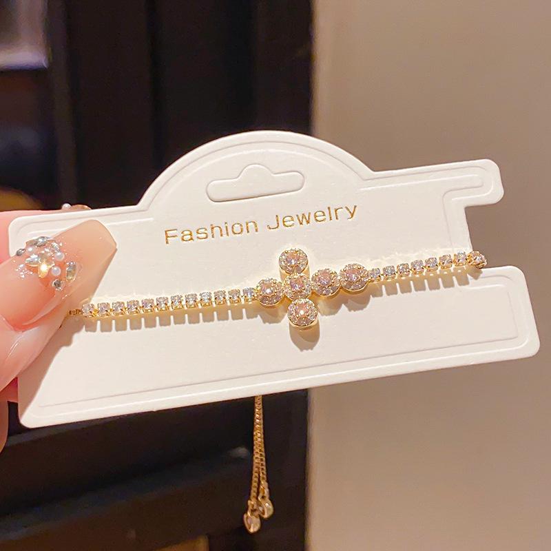 Элегантный круглый цветочный браслет с инкрустацией бриллиантами: Универсальный японско-корейский дизайн с роскошным нежным шармом