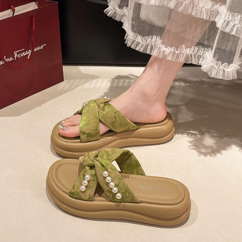 Thick-soled Pearl Slippers for Women To Wear Outside In Summer Versatile Lazy Shoes One-foot Flip-flops