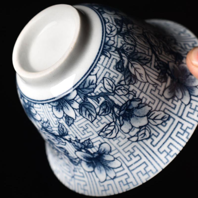 160ml BlueWhitePorcelainGaiwanTeacup - Handmade CeramicTravelTeaBowlwithLid, High-FootedTraditional ChineseTeawareforGong Fu
