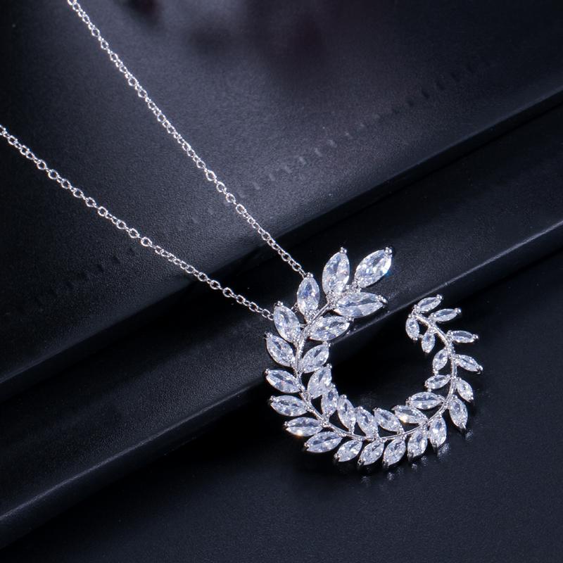 WWJ Fashion Zirconia Leaf Shape Pendant Necklace and Earrings Set