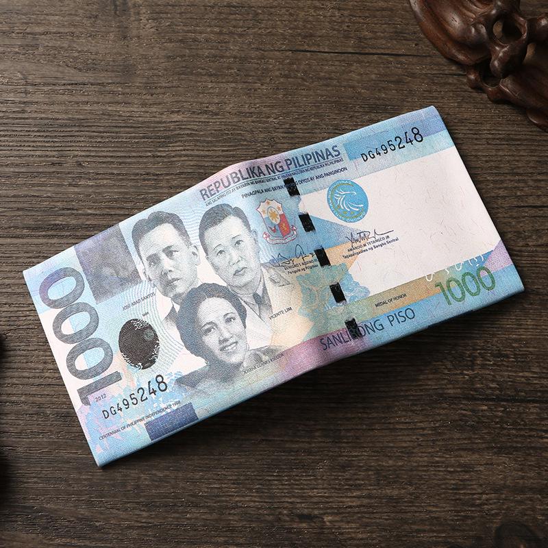 Unisexová krátká peněženka s kreativními vzory měn z různých zemí