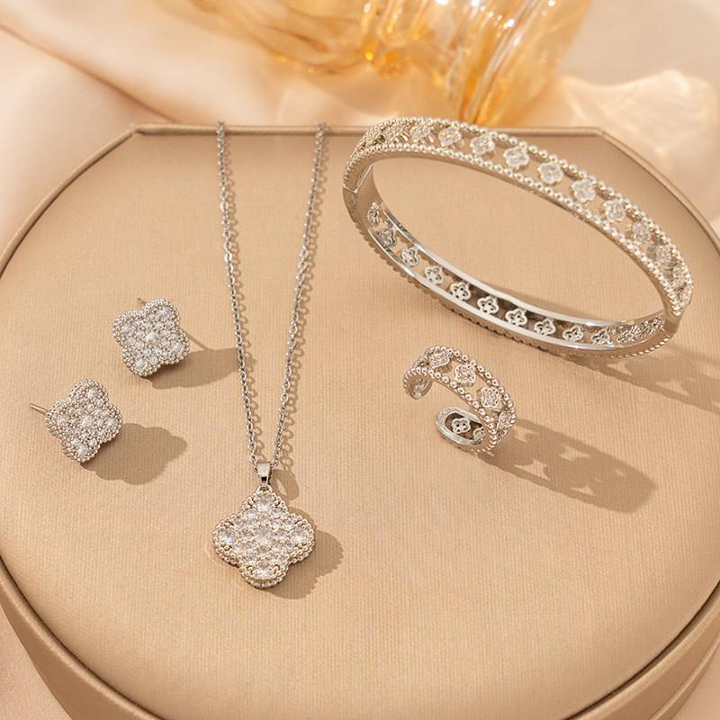 4 in 1 Fashion Copper Inlaid Zirconium Full Diamond Four-leaf Clover Necklace Bracelet Earrings Ring Four-piece Set, Give Her The Best Gift