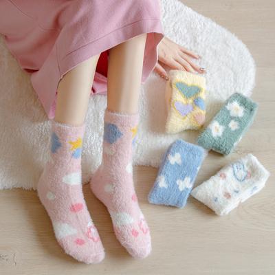 Nerz Samt Socken für Damen Niedliches Cartoon Muster Wadenlange Socken Bequem und Warm Herbst und Winter Dicke Samt Schlaf Socken