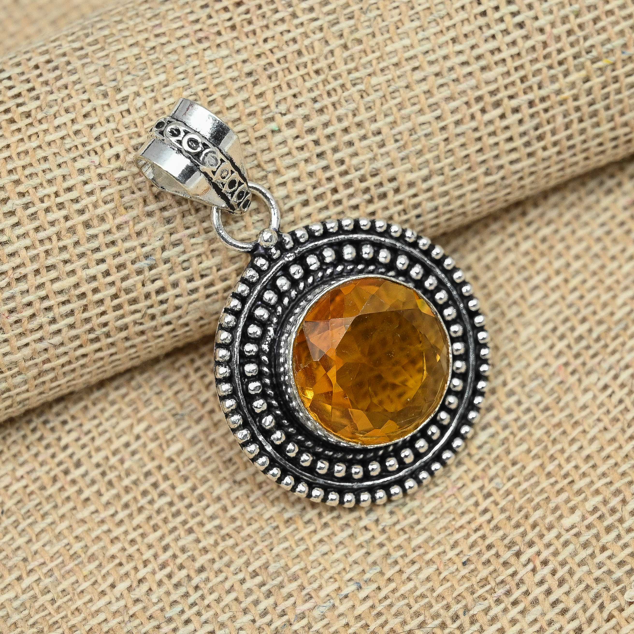 

Драгоценный камень медового топаза стерлингового серебра 925 пробы ручной работы отличные подвесные украшения для подарков 1.65 Inches оранжевый