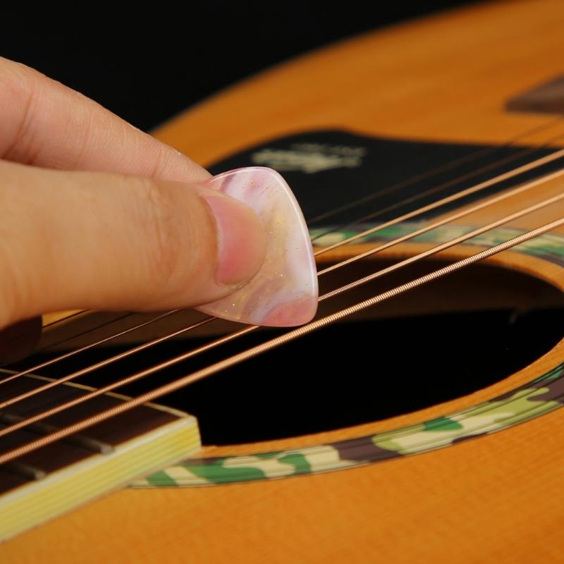 5Pieces Professional Resin Guitar Picks Guitar Plectrums for Fast Playing with Ergonomic Grip and Multiple Color Option