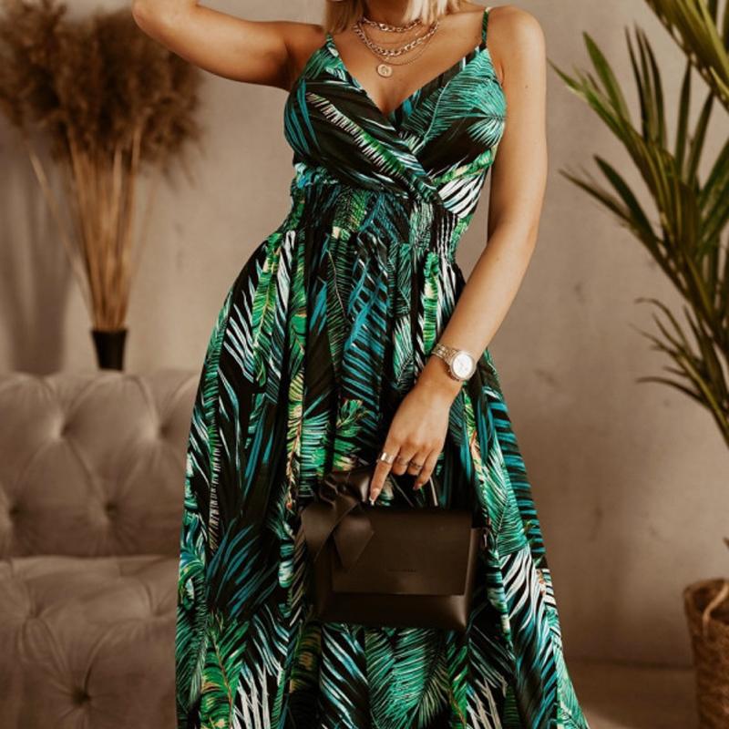 A large number of spot new summer ladies V-neck suspenders sexy vacation style dress 8055