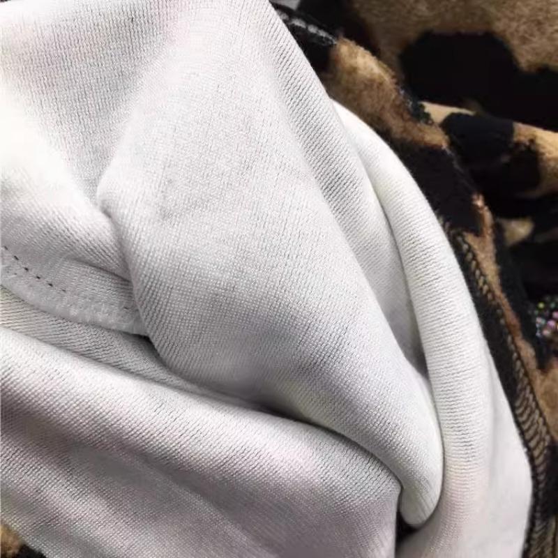 Camiseta básica de talla grande para mujer con cuello alto y manga larga gruesa con estampado de leopardo para otoño