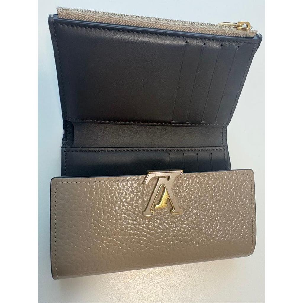 Used Louis Vuitton Capucines Trifold Wallet
