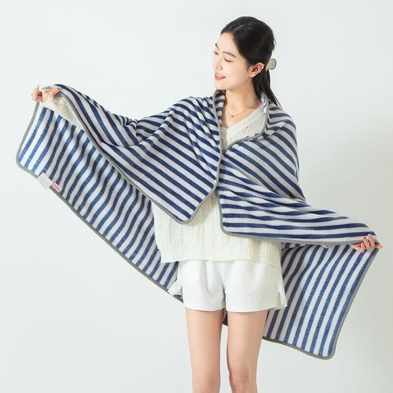 MINISO Snowflake Velvet Travel Blanket