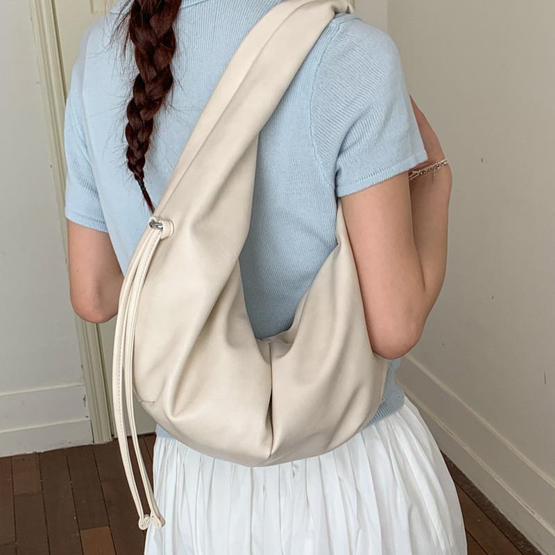 IELGY Ladies Dumpling Bag Large Capacity Commuter Shoulder Cloud Pleated Messenger Bag