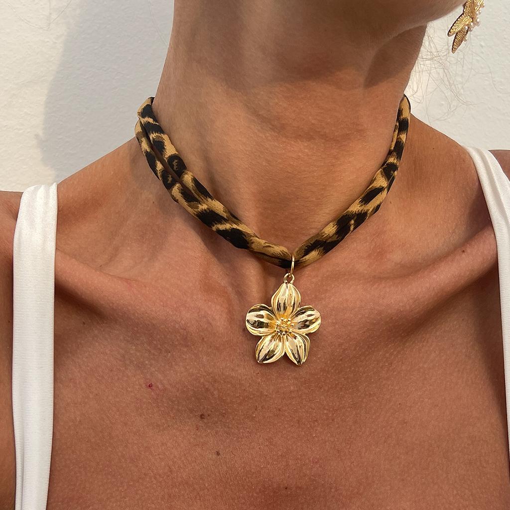 Heart Pendant Necklace for Women Vintage Leopard Polyester Cloth Chain Statement Jewelry Gift