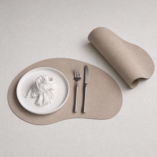 Heat Insulation Placemats, Cashew Nut Shape Pad for Dining Table, Double Side Faux Leather Table Mat for Plates, Nordic Kitchen Decor