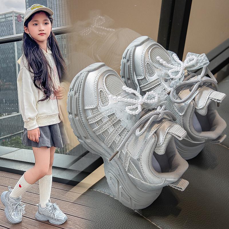 Girls' Soft Sole Sneakers 2025: Spring/Autumn Casual Shoes for Students, Ages 6-12.