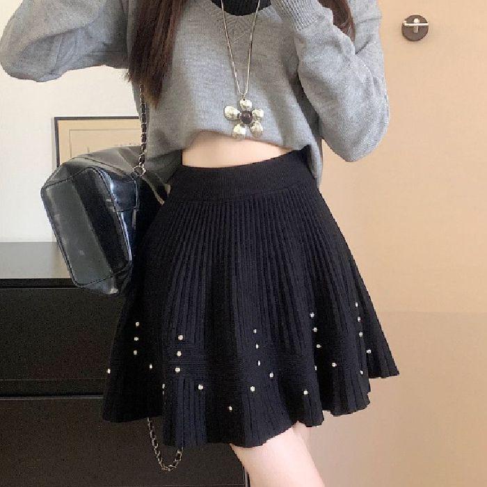 High-Waisted Korean-Style Pleated Knit Skirt for Women - Winter Fashion, Versatile and Short