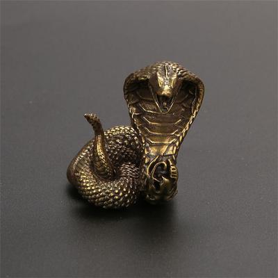 Antike Bronze Cobra Statue Ornament Sternzeichen Schlange Miniatur Figuren Kupfer Desktop Dekoration Tee Haustiere Decor Zubehör Handwerk