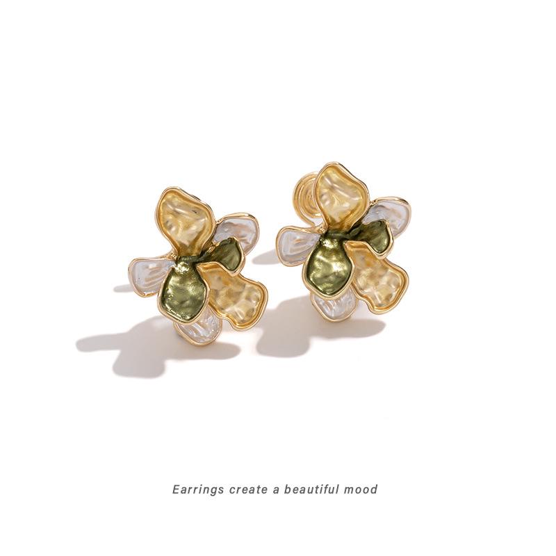 Asymmetrical Gilded Olive Earrings: Retro Non-Pierced Ear Clips for Women