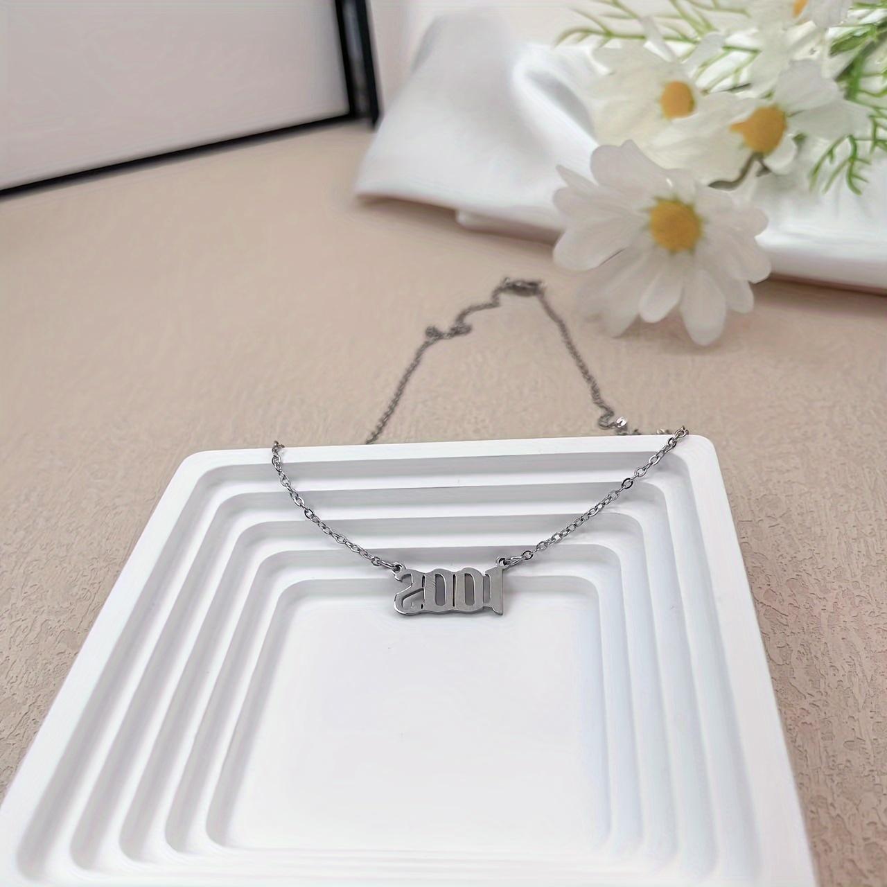 

Минималистичное ожерелье с цифрами из титановой стали 1999 года - Унисекс, подарок на годовщину ко Дню святого Валентина, для повседневной носки и особых случаев 2001