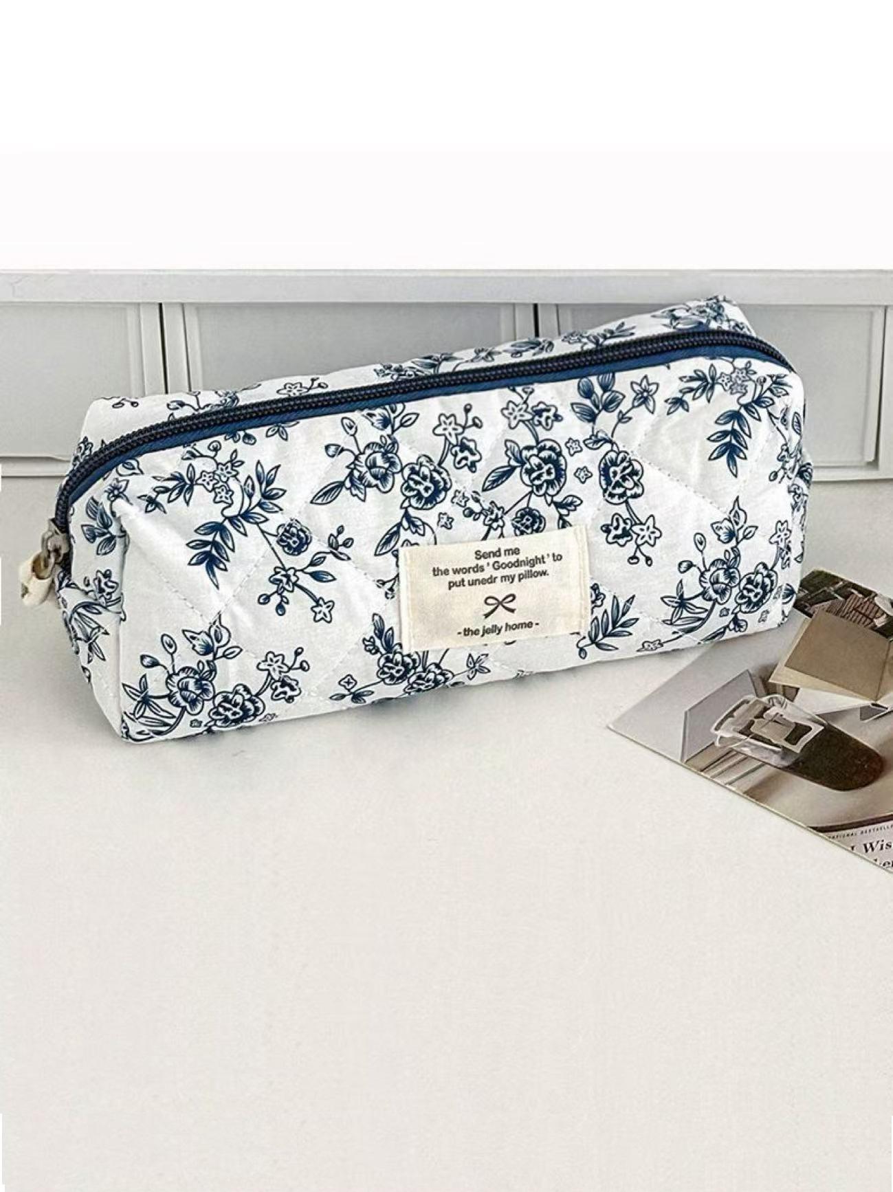 

1pcs Female Makeup Bag Vintage Floral Pattern Small Large Capacity Toiletry Pouch for Women Zipper Cosmetic Organizer Case