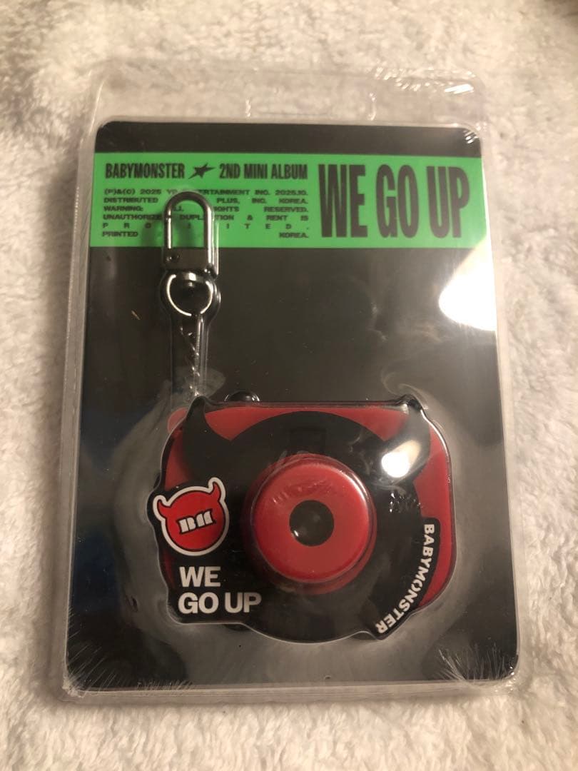 

[USED] BABYMONSTER We Go Up Key Ring Camera