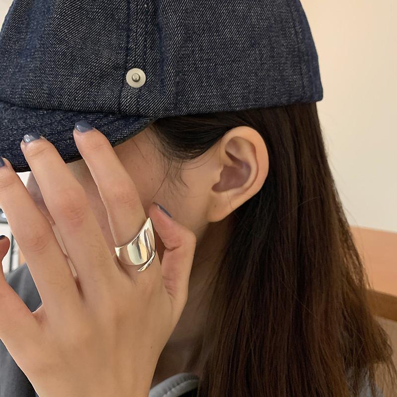 925 Sterling Modern Silver Womens Ring With Polished Detailing Geometric