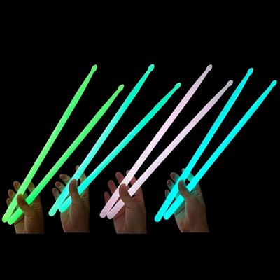 5A Świecące pałeczki do perkusji Świecące pałeczki do perkusji Fluorescencyjne pałeczki do perkusji na ciemną scenę