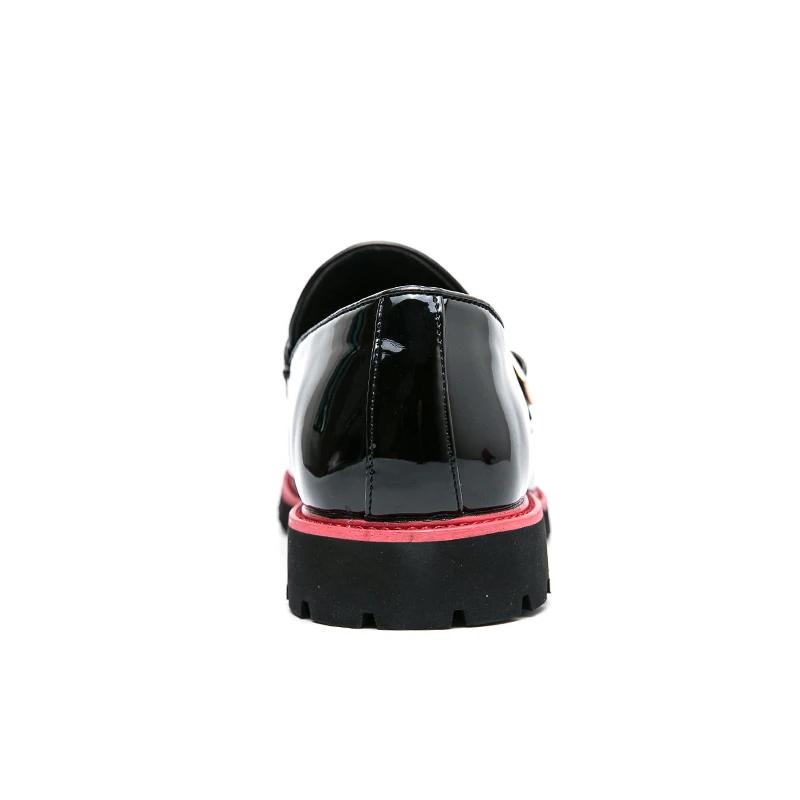 Loafers Herrskor PU Svart Rund Tå Låg Klack Mode Dagligen Business Casual Fest Broderade Dubbelspänne Klänningsskor CP304