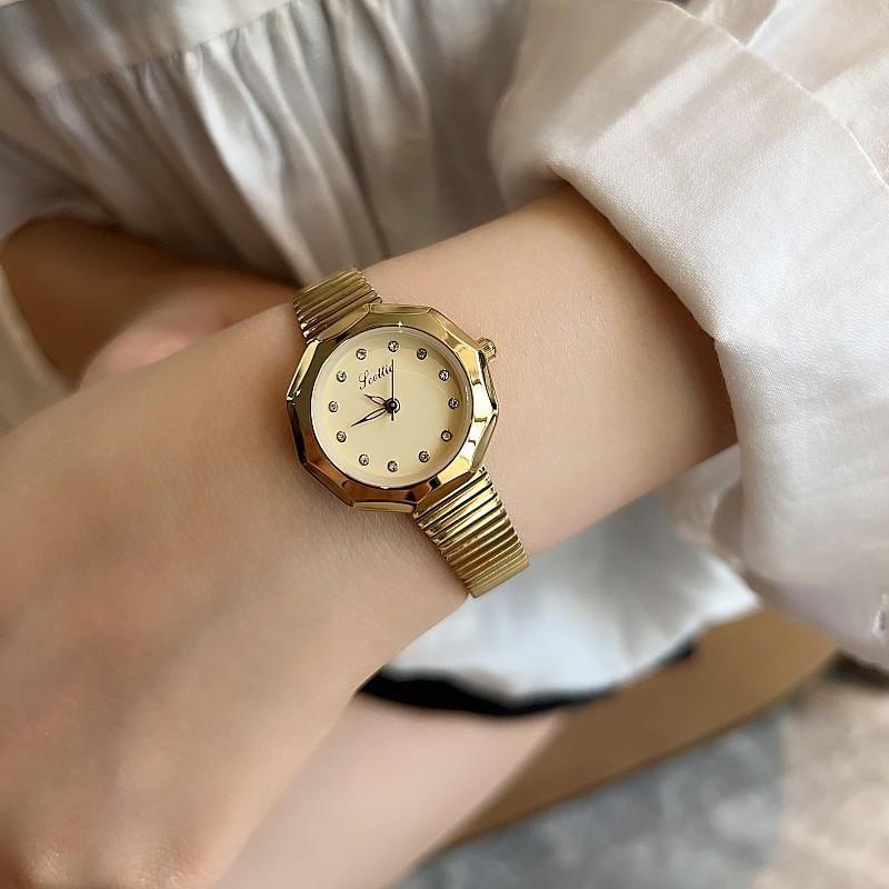 Fashion Light Luxury Temperament Watch Women S Bracelet Watch Women S Steel Strap Small Gold Watch Style Women S Watch