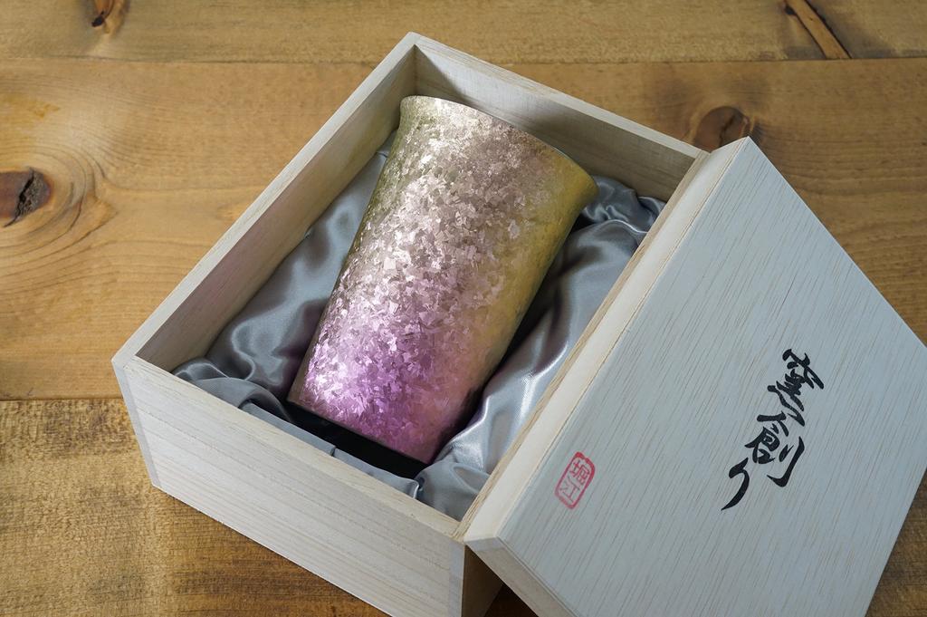 Kiln-made, double-walled titanium tumbler from Tsubame, Niigata Prefecture, 290cc, wide-mouth, gradient pink, T13KM300GP